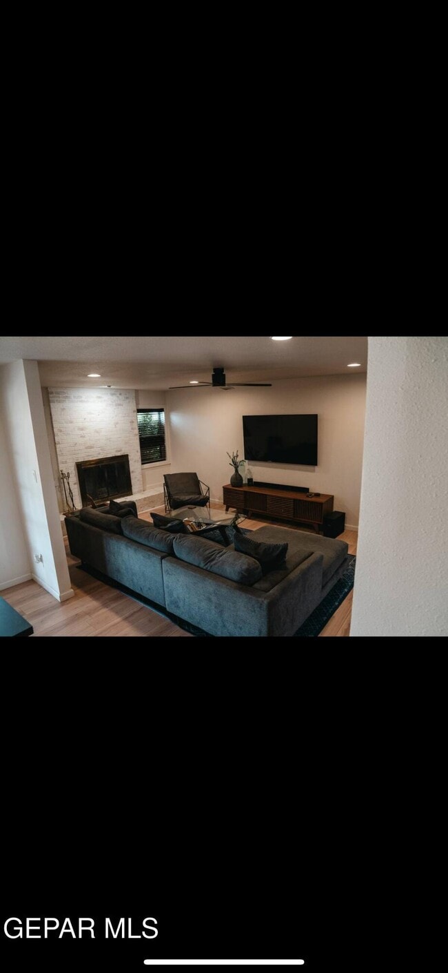 Building Photo - 9001 Lait Dr