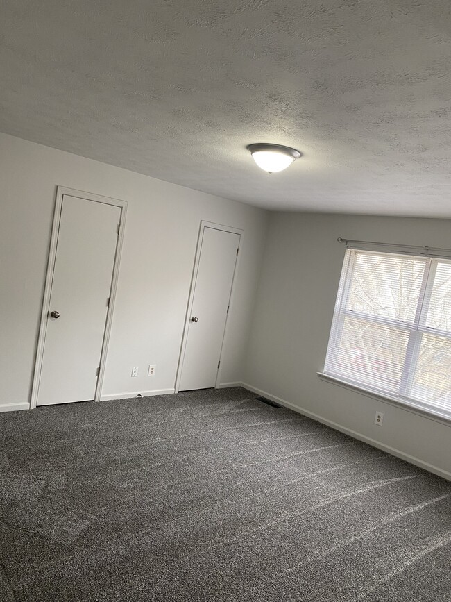 master bedroom - 502 Deer Lick Pl