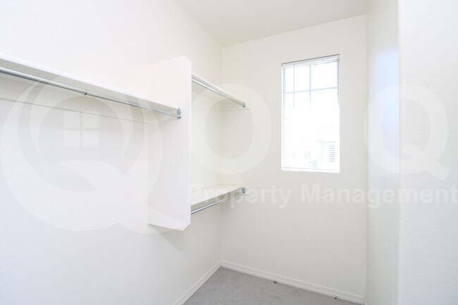 Building Photo - 17221 N 9th Pl