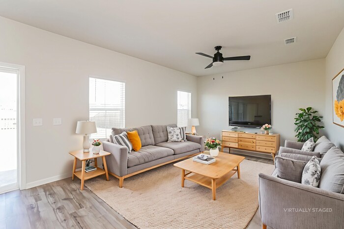 Building Photo - 467 Navona Dr