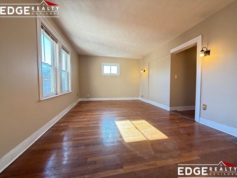 Building Photo - 53 Beechcroft St