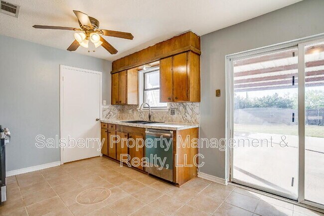 Building Photo - 1113 Gifford Dr