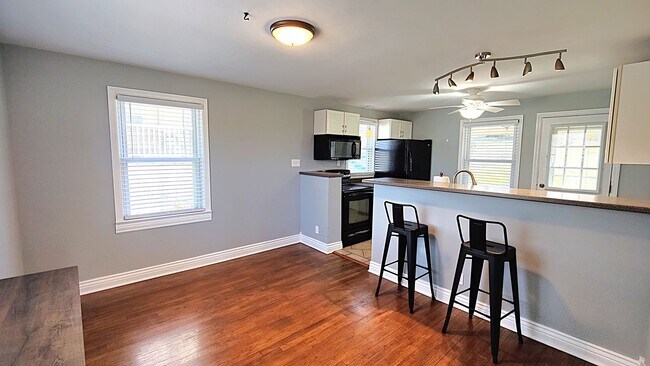 Building Photo - *Beautifully Updated & Charming 3BD/1BA Single-Family Home Available in West Mifflin*