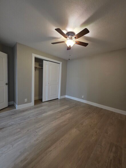 Master bedroom - 5050 Enrico Blvd