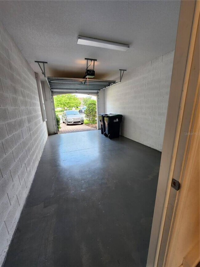 Building Photo - 9805 Winnington St