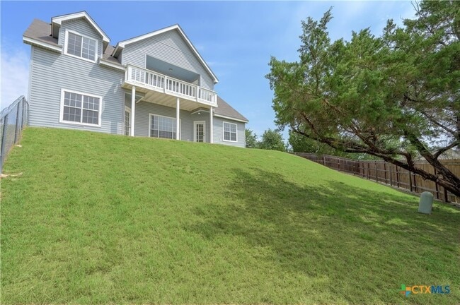 Building Photo - 1810 Mesa Oaks Cir
