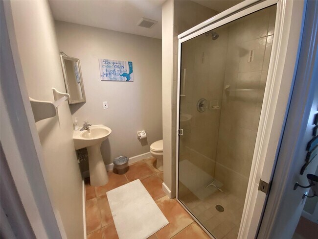 Building Photo - 10701 S Ocean Dr