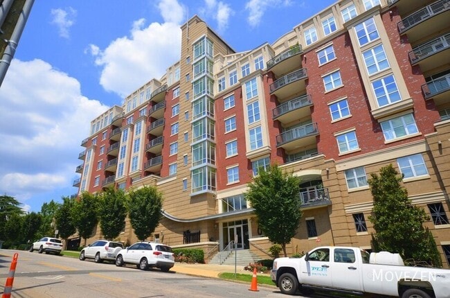 Building Photo - 618 N Boylan Ave