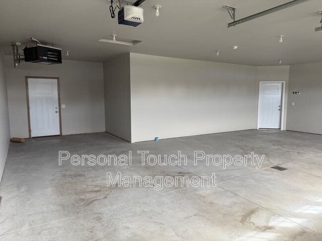 Building Photo - 7352 Eagle Point Dr S