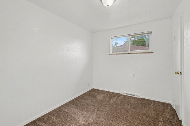 Building Photo - Newly remodelled 3 bedroom ranch - available May 1st!!!