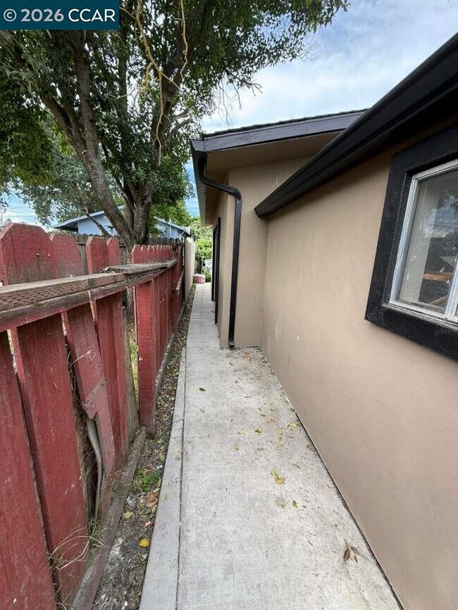 Building Photo - 3232 Sanguinetti Ln