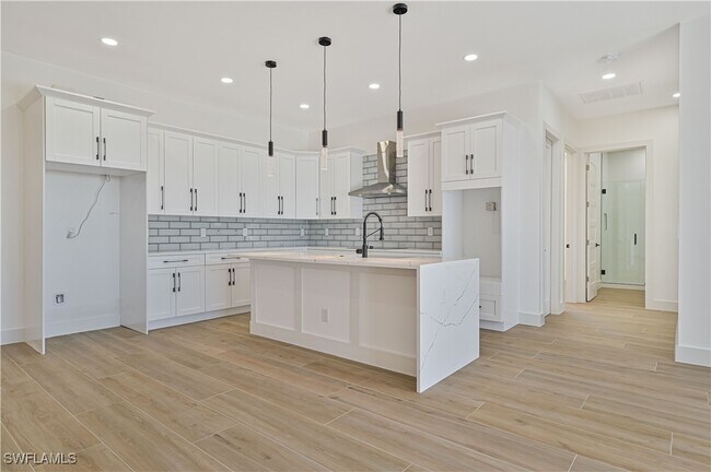 Building Photo - 106 NW 18th Pl