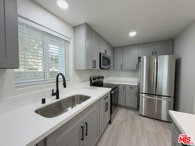 Building Photo - 2757 Andreo Ave