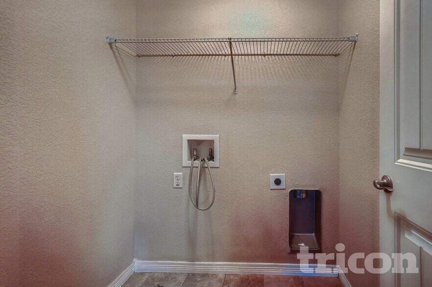 Building Photo - 1805 Timber Rdg Pkwy