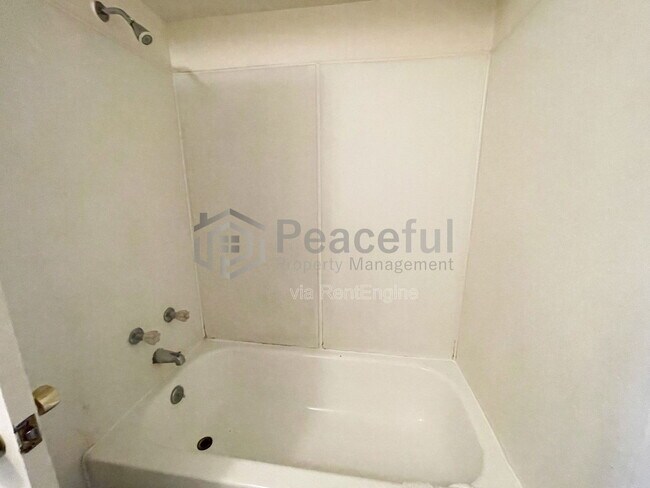 Building Photo - 4693 S Arlington Park Dr