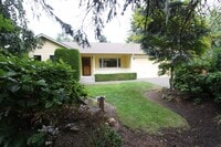 Building Photo - Rambler in Redmond near Lake Sammamish