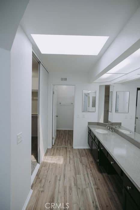 Building Photo - 3030 Wellington Dr