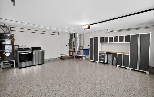 Building Photo - 5003 Valdez Ave