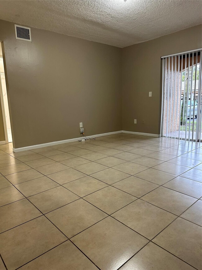 Building Photo - 5590 NW 61st St