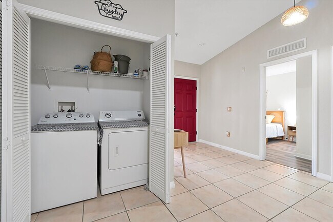 Building Photo - 2722 Club Cortile Cir
