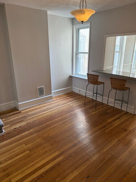 Building Photo - 5536 Ridge Ave