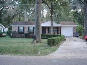 Building Photo - 2007 Harriet Dr