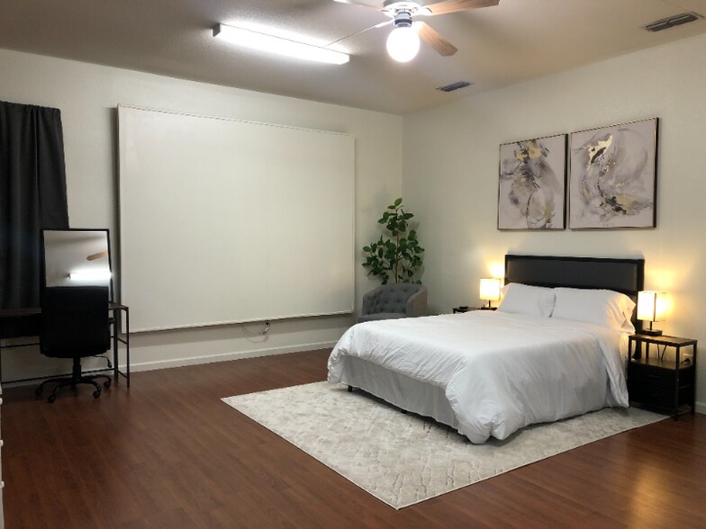 Building Photo - 8408 Arrowroot Cir