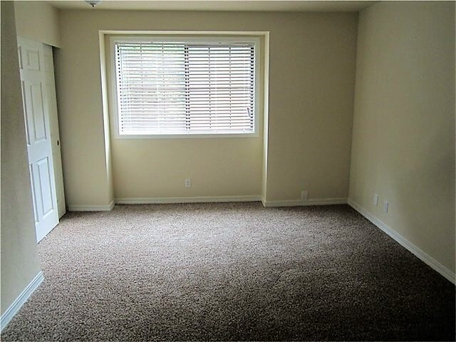 Building Photo - Home in Poulsbo!