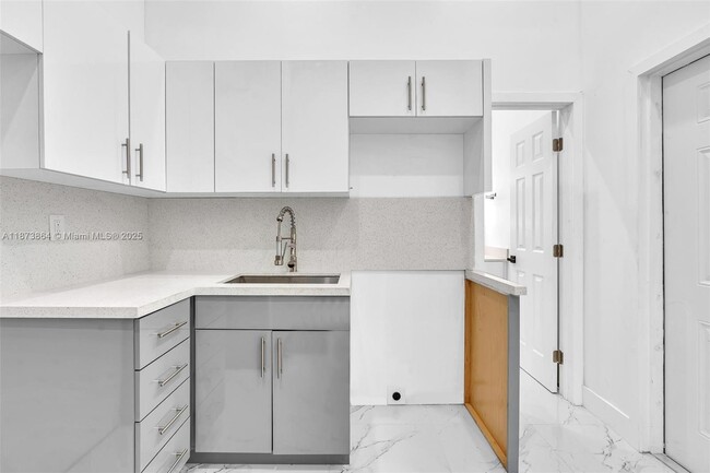 Building Photo - 5850 NE 3rd Ave