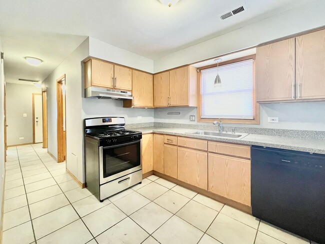 Building Photo - 2714 W 37th Pl