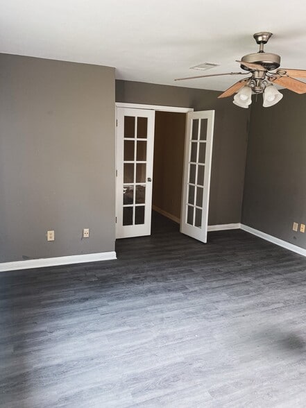 Building Photo - 200 Timberwood Dr