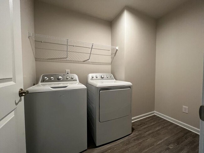 Building Photo - 1108 Meadow Run