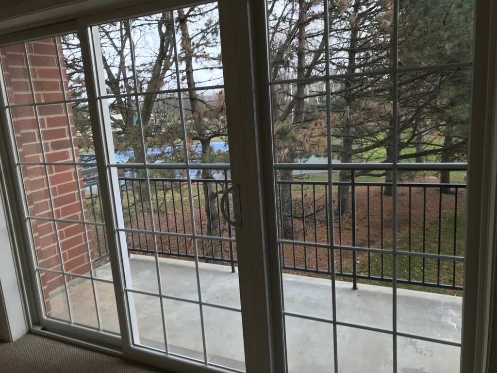Balcony - 405 S Creekside Dr