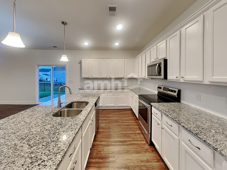 Building Photo - 4305 Spregan Way