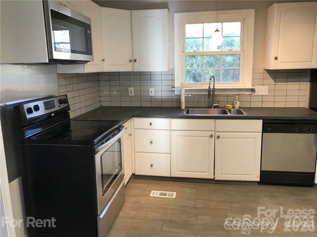 Building Photo - 5027 Baylor Dr