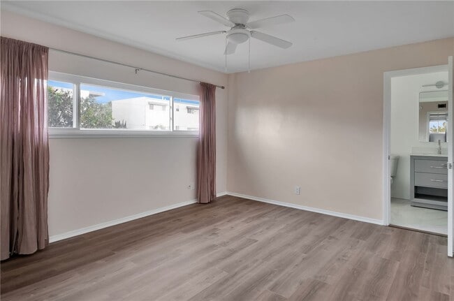 Building Photo - 2032 W 171st St