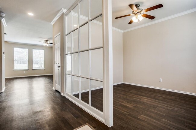 Building Photo - 2443 Green Meadows Ln