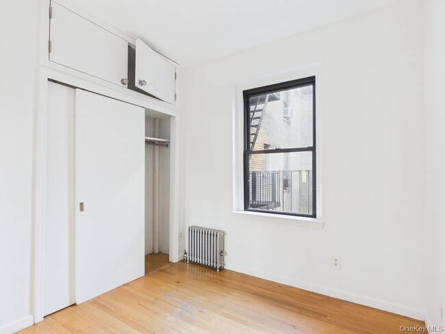 Building Photo - 21-37-37 33rd St