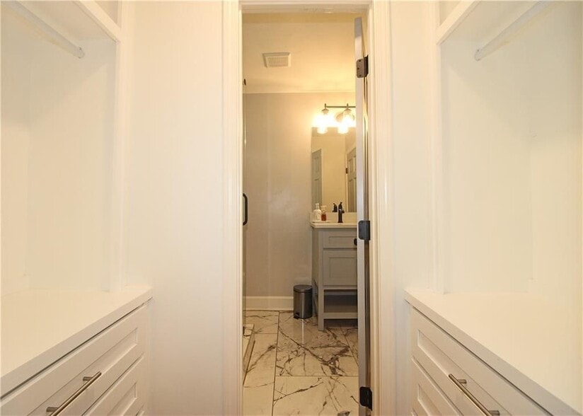 Building Photo - 49 New St