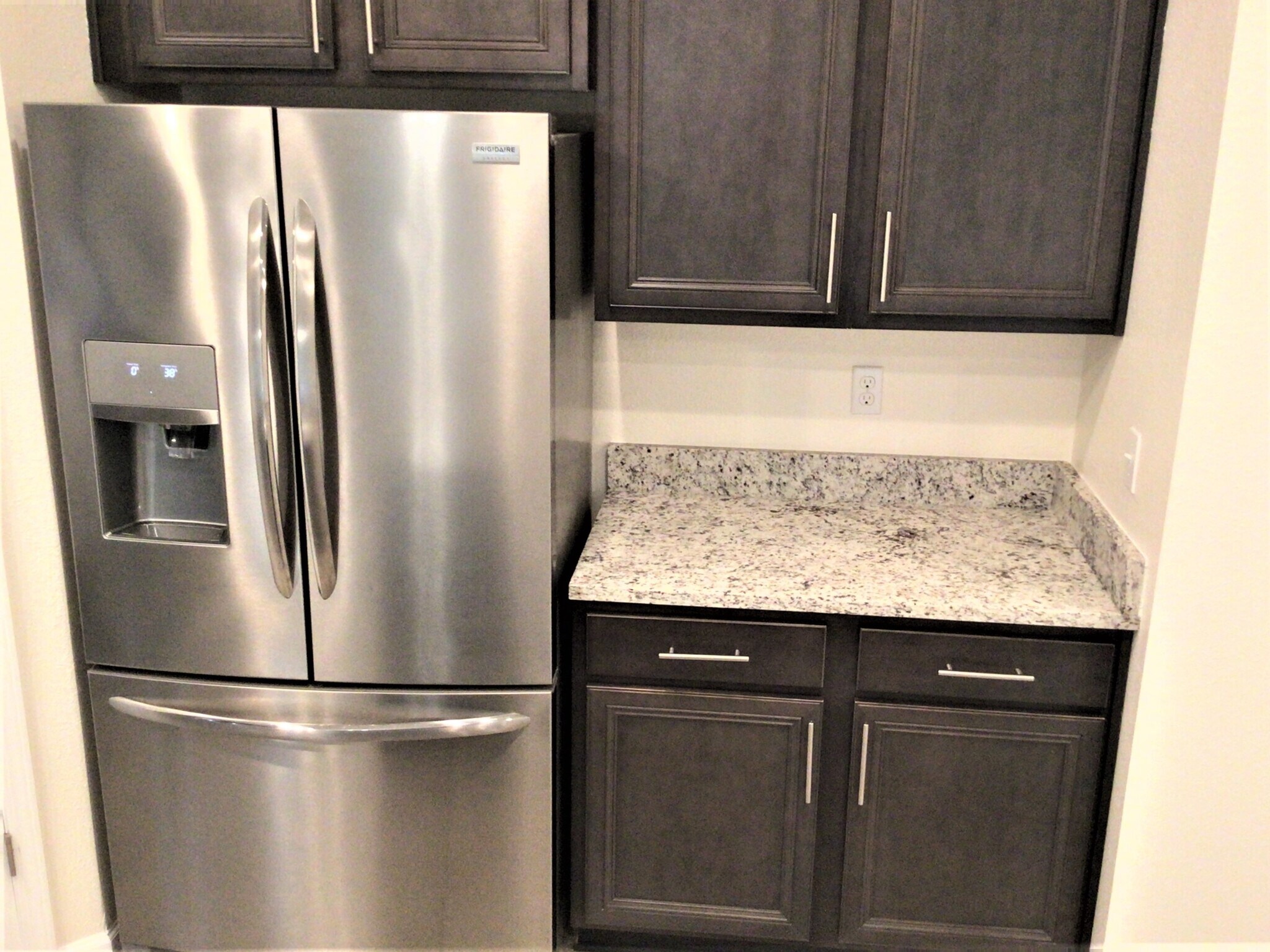 Building Photo - 12430 Jovana Rd