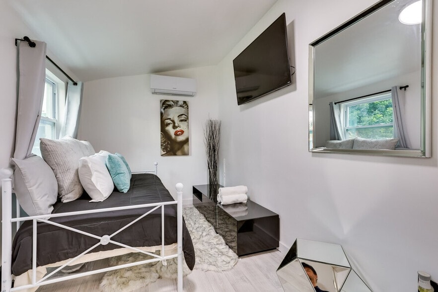 Building Photo - 774 NW 49th St