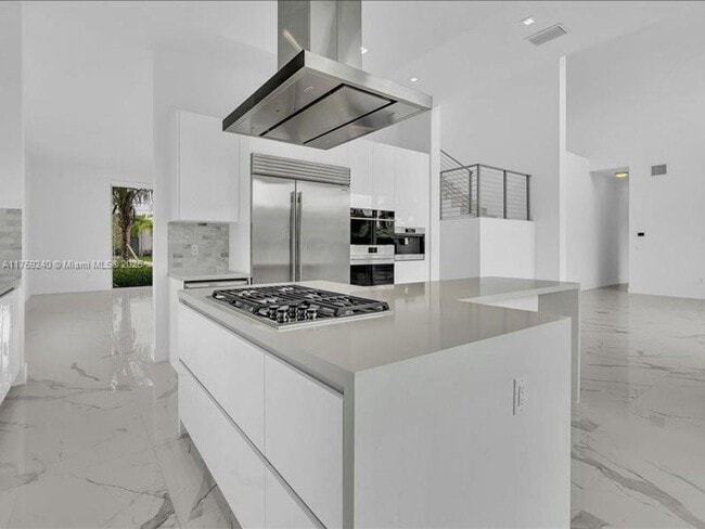Building Photo - 16644 Botaniko Dr S