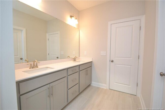 Building Photo - 421 Canyon Spring Trl