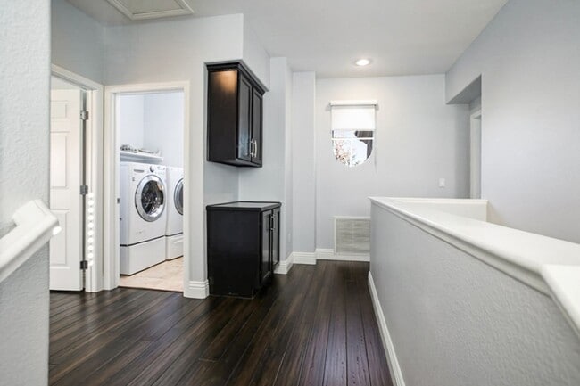 Building Photo - Beautiful 3 Bed South Summerlin Home With 1st Floor Bed and Bath