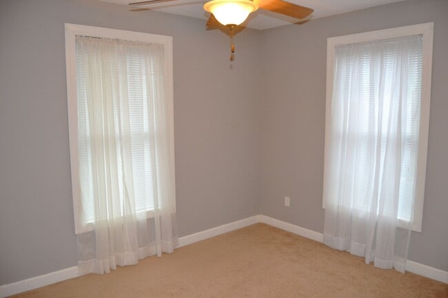 Building Photo - East Gate Area | Home | Unfurnished