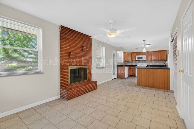 Building Photo - 2047 Goodale Ave