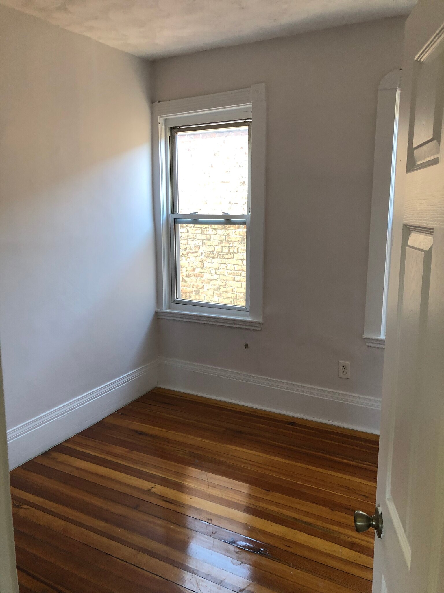 Building Photo - 103 Intervale St