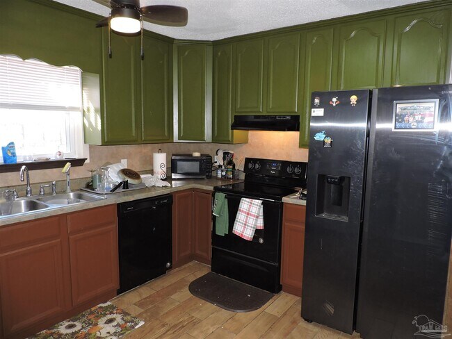 Building Photo - 435 Belle Chasse Dr