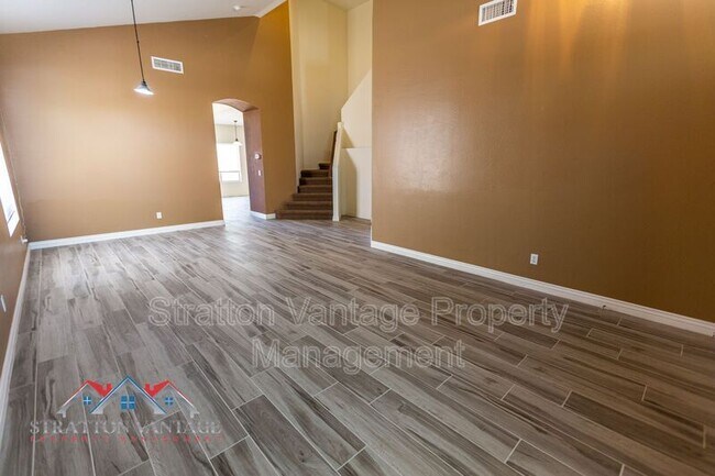 Building Photo - 2234 W Pima Ave