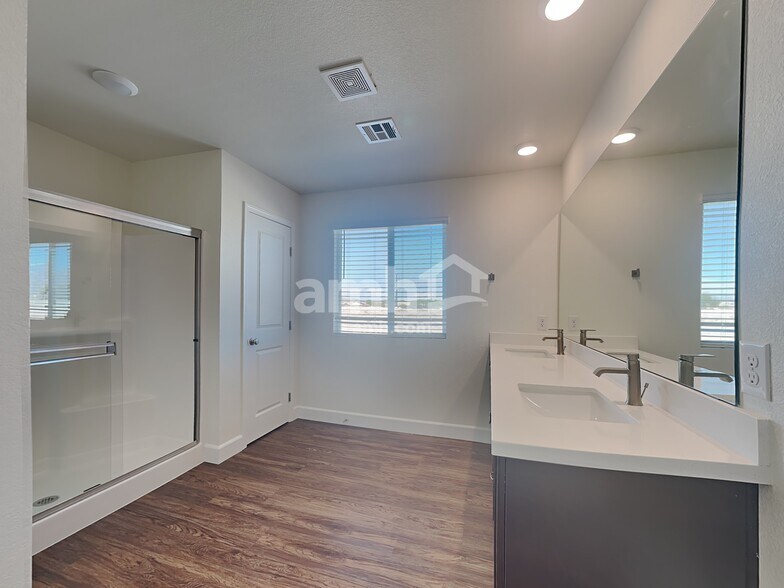 Building Photo - 6138 Theodore St